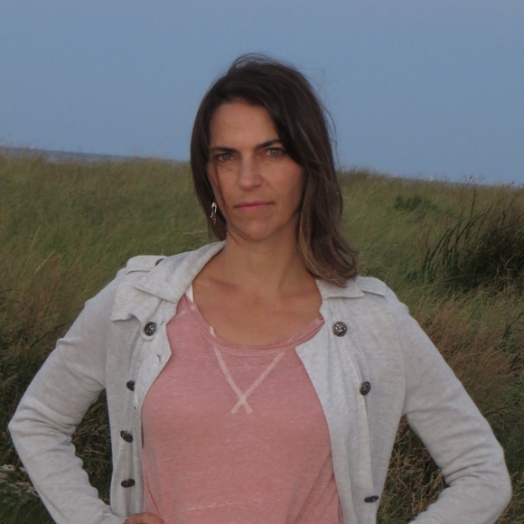 Meet your Posher, Amy - Picture 1 of 1